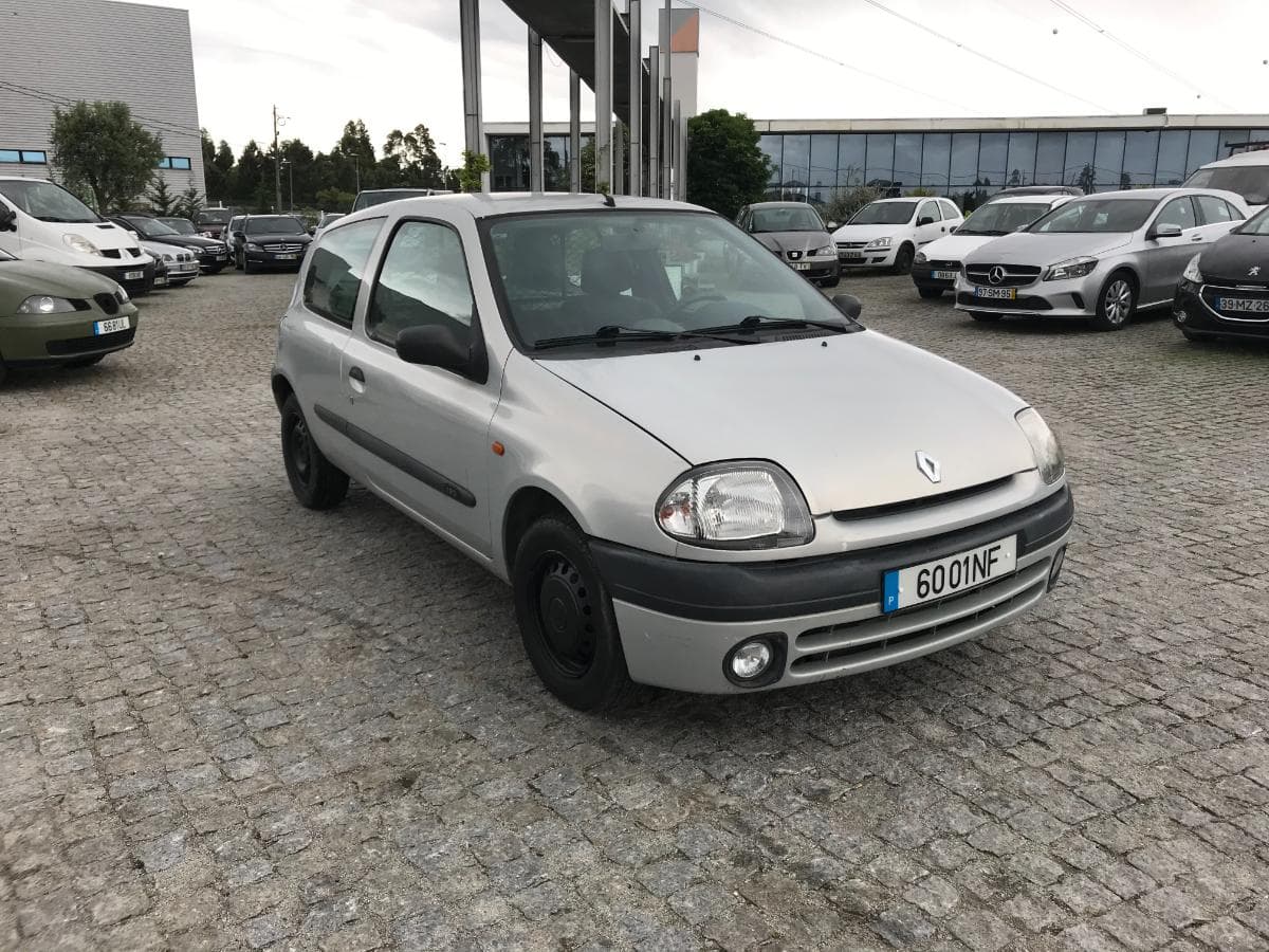 Renault Clio 1.9D · Ano 1999 — imagem 1