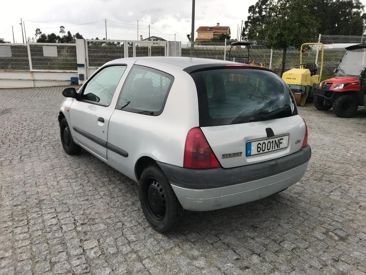 Renault Clio 1.9D · Ano 1999 — imagem 4