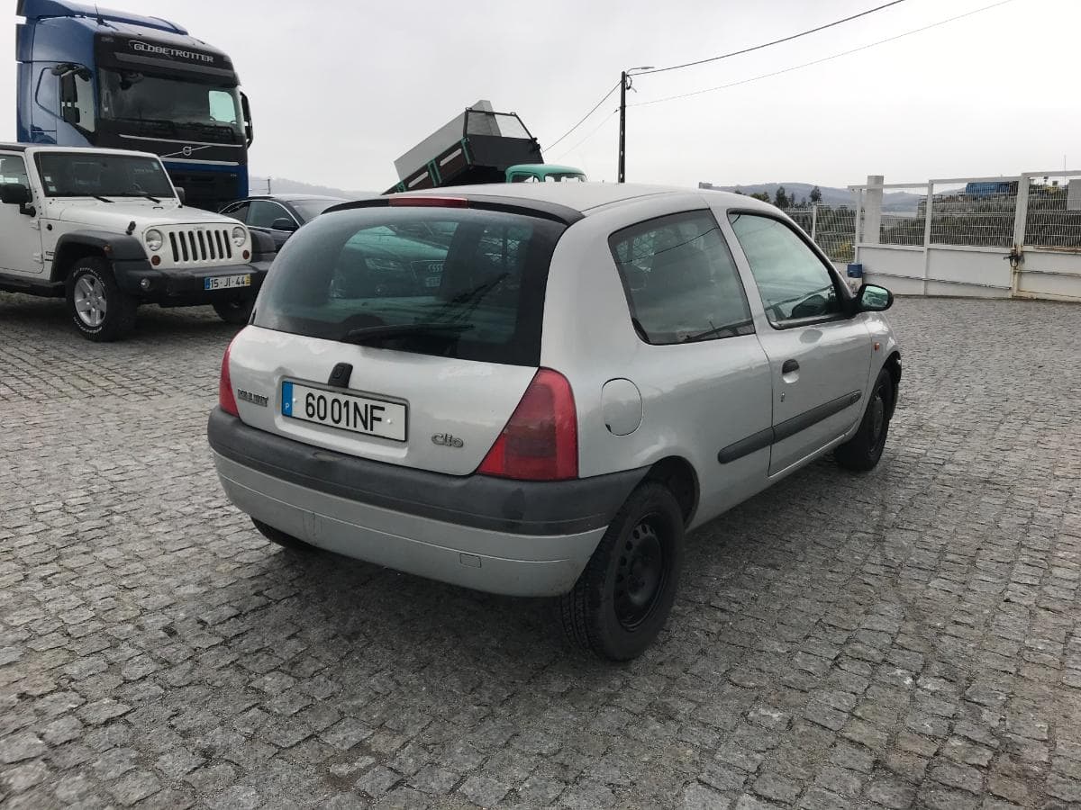 Renault Clio 1.9D · Ano 1999 — imagem 6