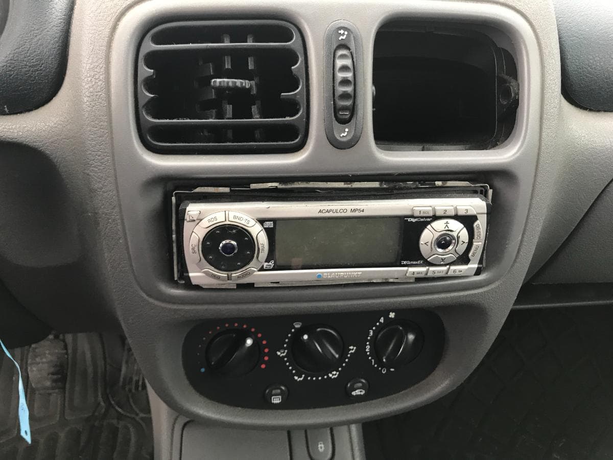 Renault Clio 1.9D · Ano 1999 — imagem 13