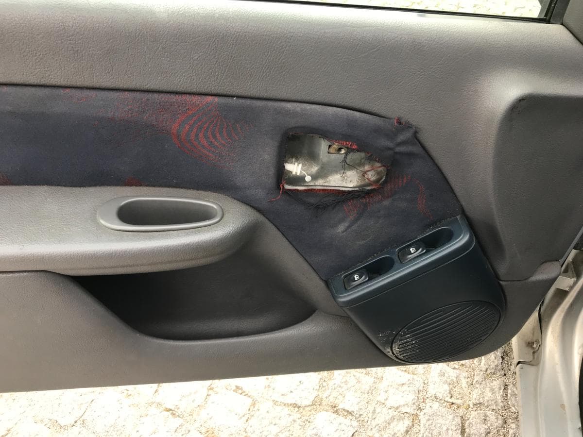 Renault Clio 1.9D · Ano 1999 — imagem 17