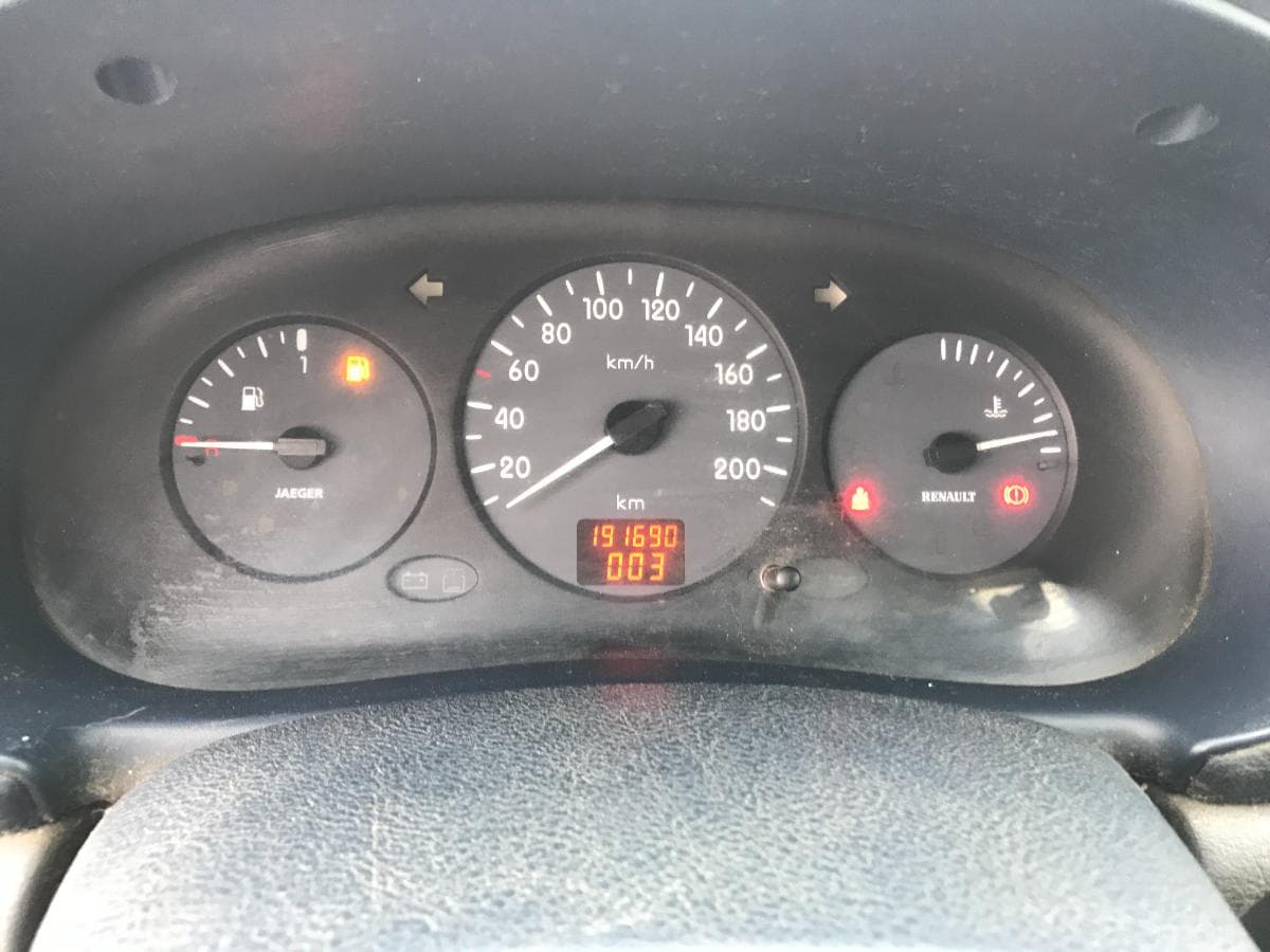 Renault Clio 1.9D · Ano 1999 — imagem 21