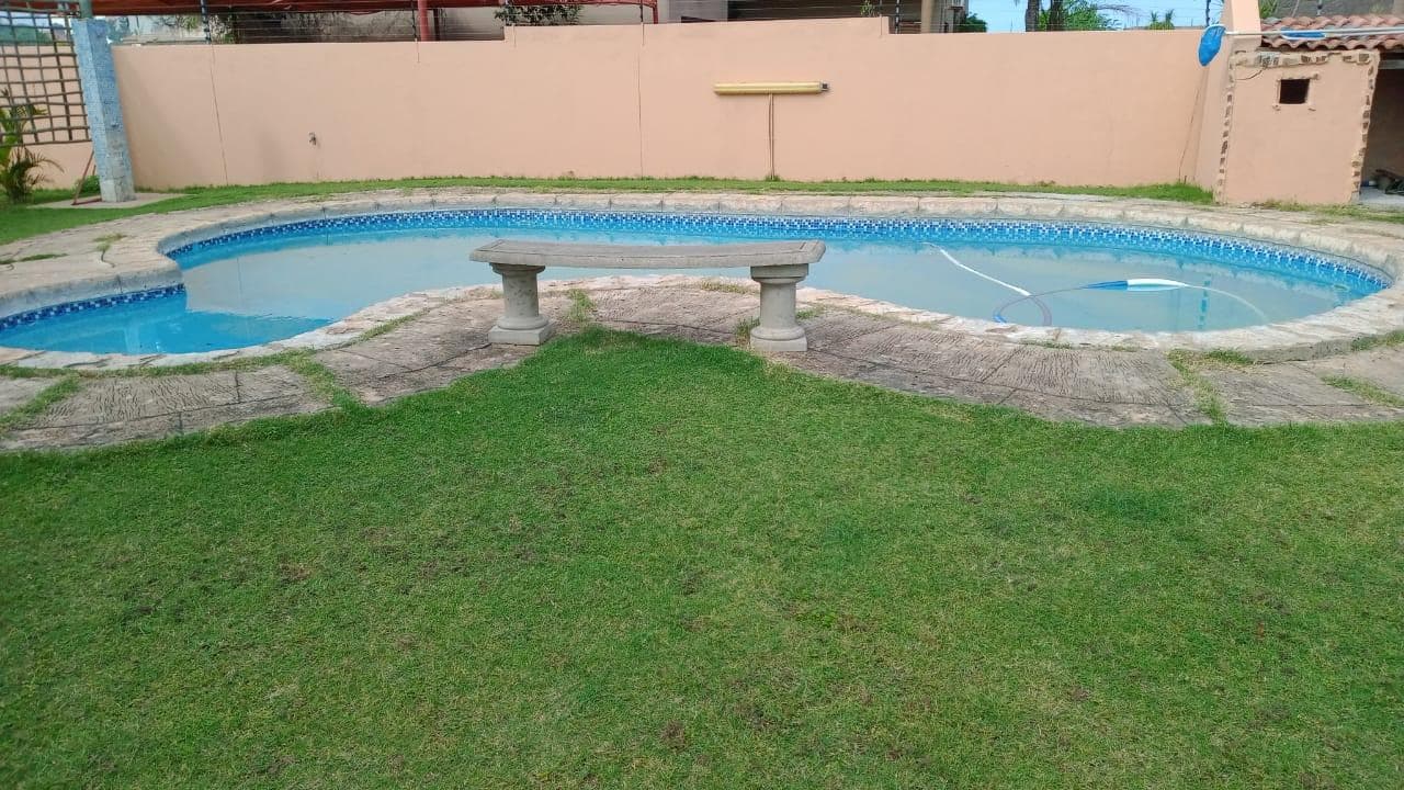 Moradia duplex T5 em condominío fechado · — imagen 9