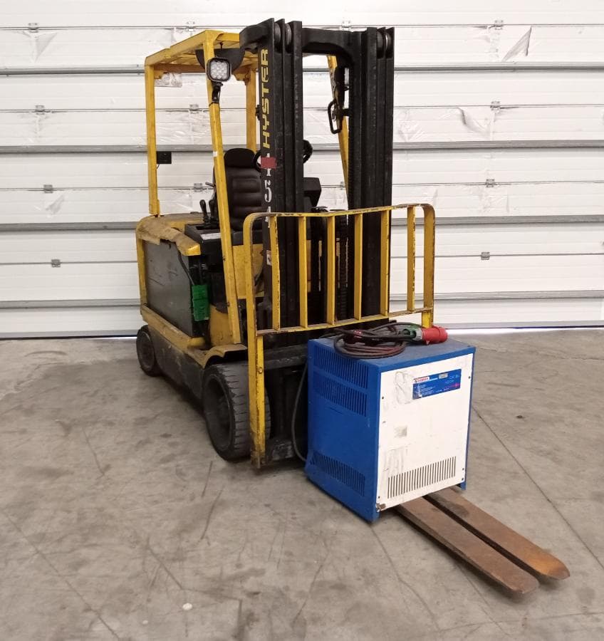 Empilhador Hyster E3.00XM — imagem 1