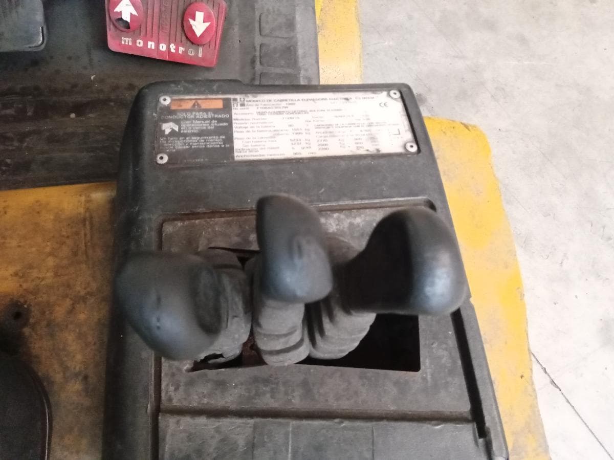 Empilhador Hyster E3.00XM — imagem 12