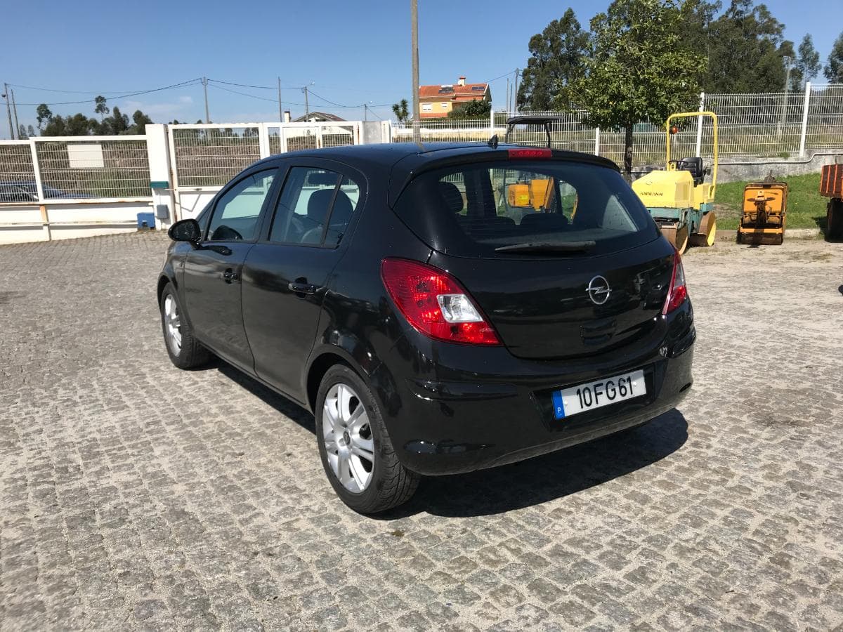 Opel Corsa 1.2 · Ano 2006 — image 4