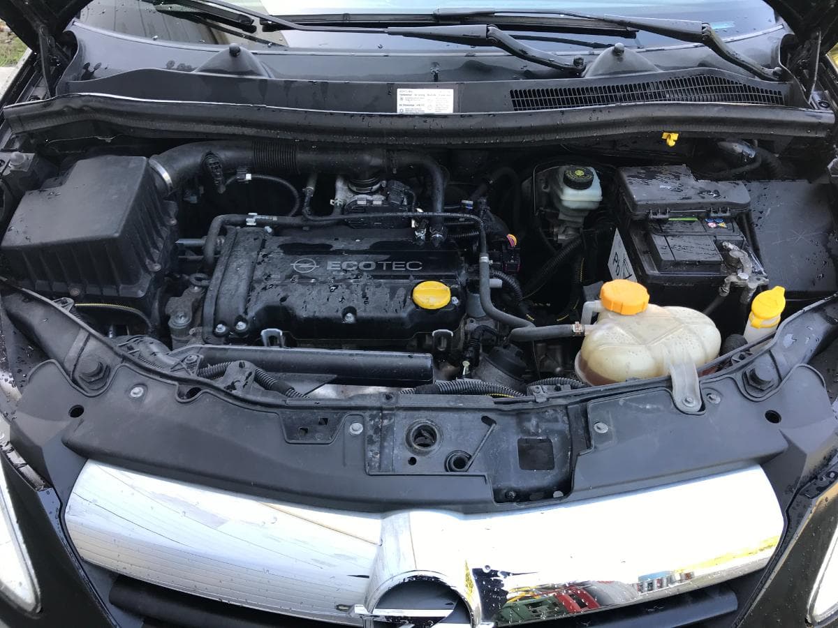Opel Corsa 1.2 · Ano 2006 — image 10
