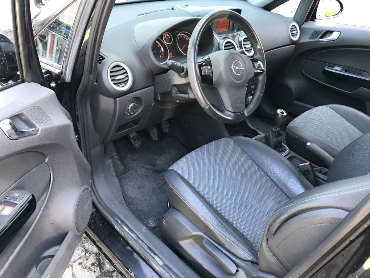 Opel Corsa 1.2 · Ano 2006 — image 12