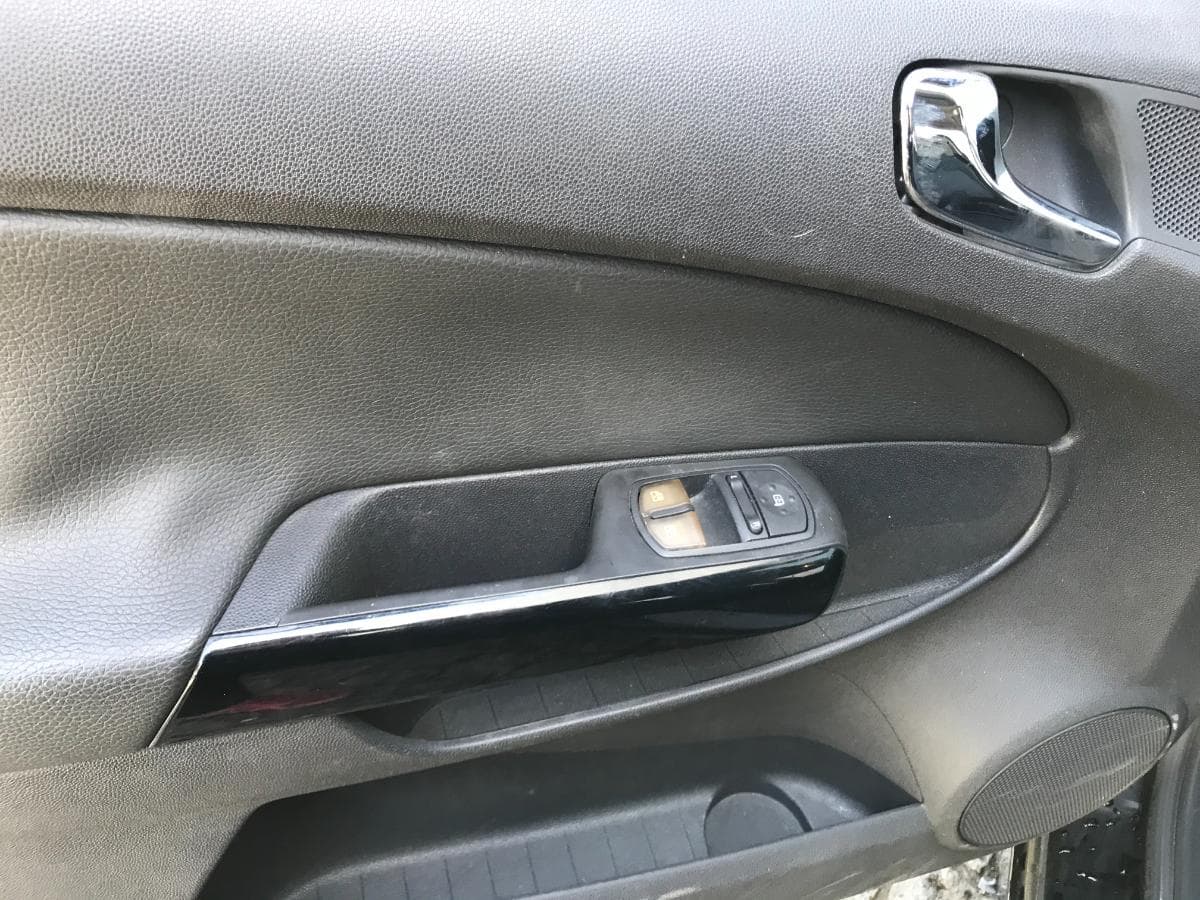Opel Corsa 1.2 · Ano 2006 — image 15