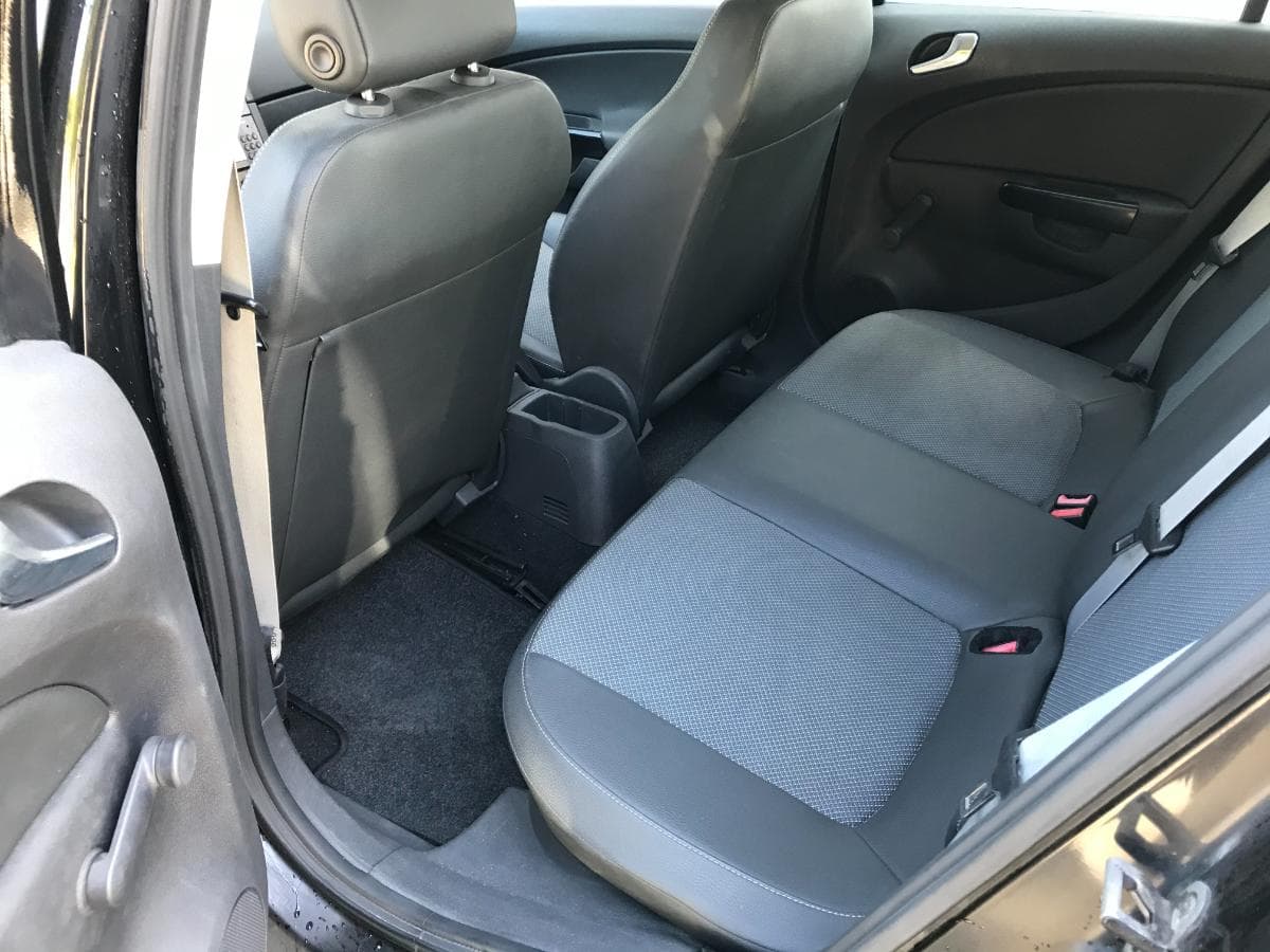Opel Corsa 1.2 · Ano 2006 — image 13