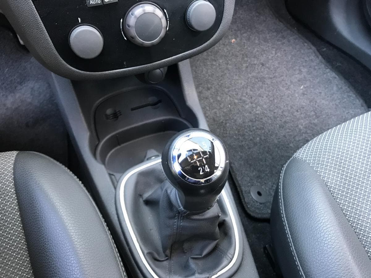 Opel Corsa 1.2 · Ano 2006 — image 17