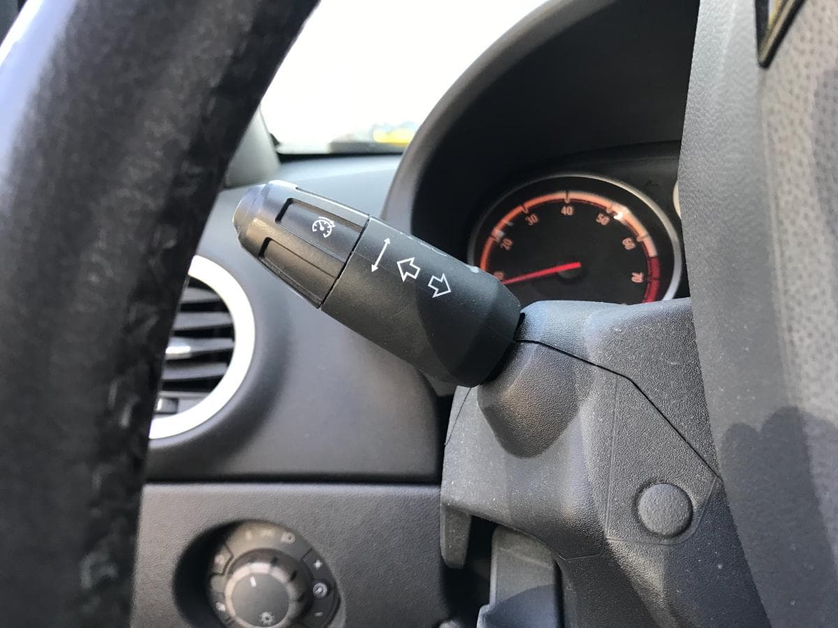 Opel Corsa 1.2 · Ano 2006 — image 23