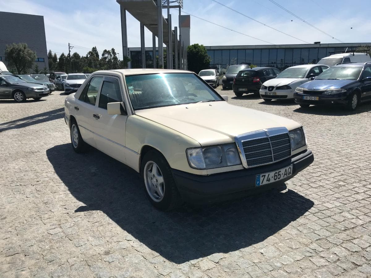 Mercedes-Benz 200D · Ano 1992 74-65-AQ ·