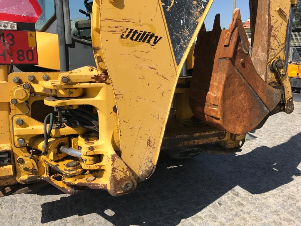 Retroescavadora Komatsu WB93R · Ano 2008 — imagem 5