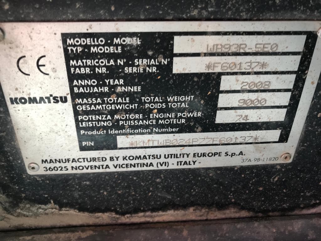 Retroescavadora Komatsu WB93R · Ano 2008 — imagem 11