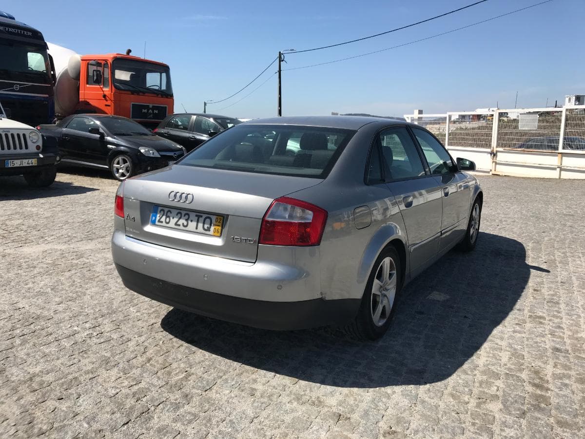 Audi A4 1.9TDI · Ano 2002 — image 6