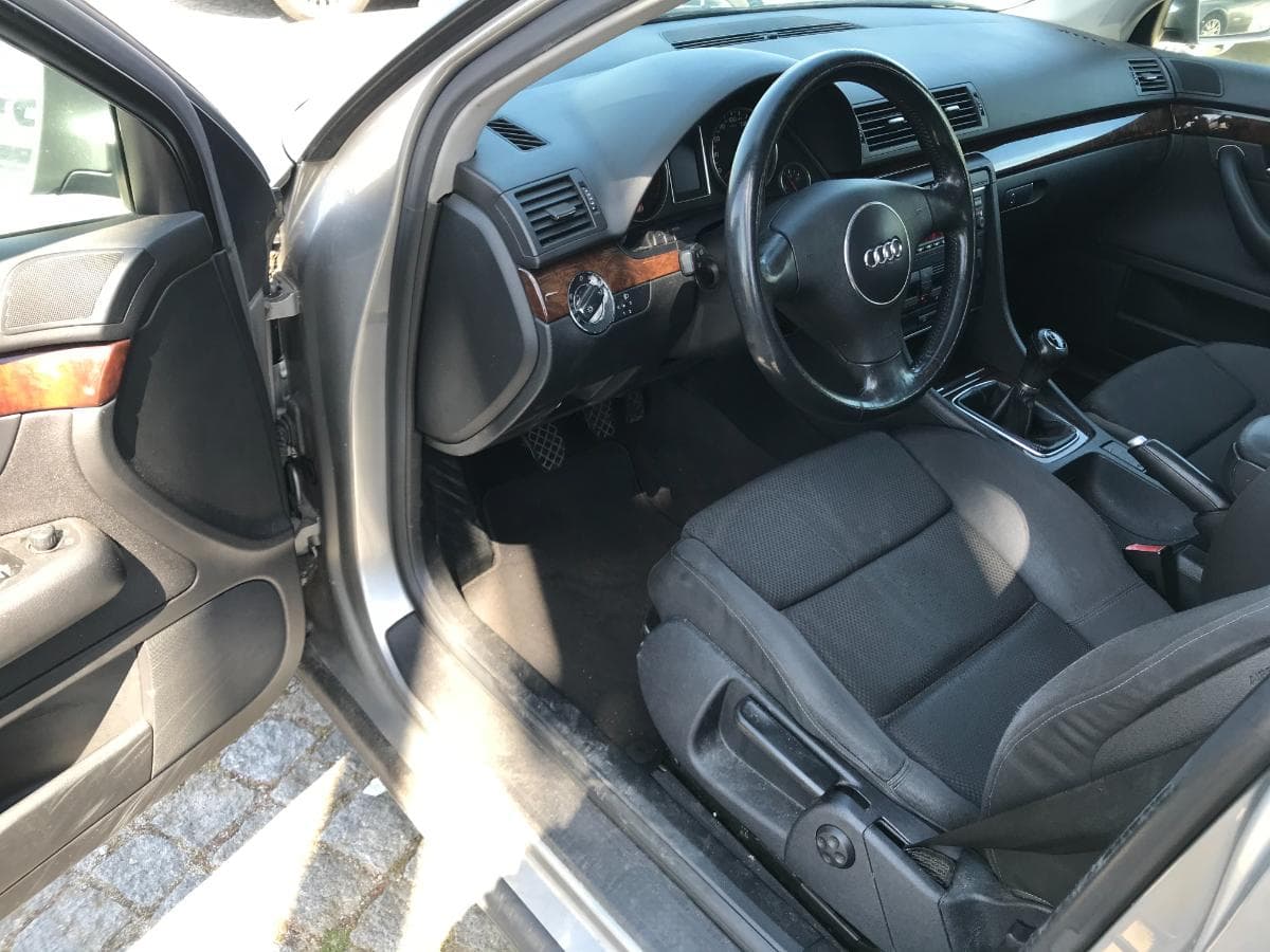 Audi A4 1.9TDI · Ano 2002 — image 13