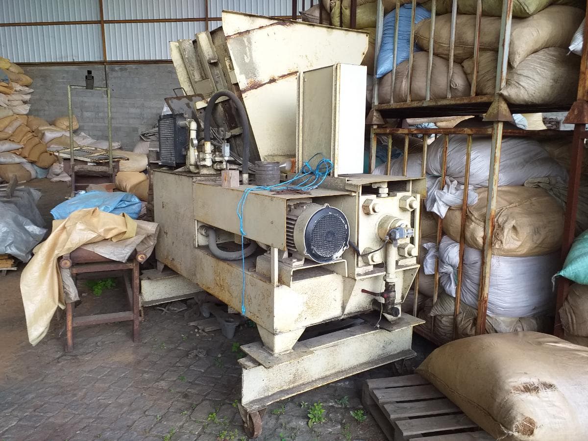 Máquina de Briquetes — image 2