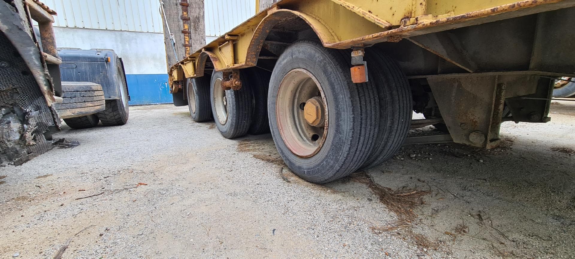 Remolque porta máquinas Fruehauf — imagen 4
