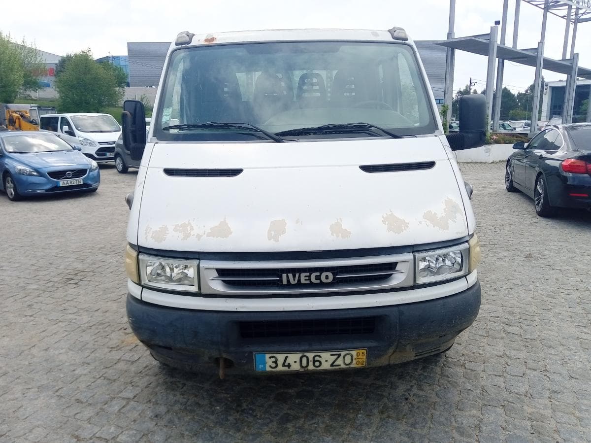 Iveco 35C12D · 7 Lugares · Ano 2005 — imagem 2