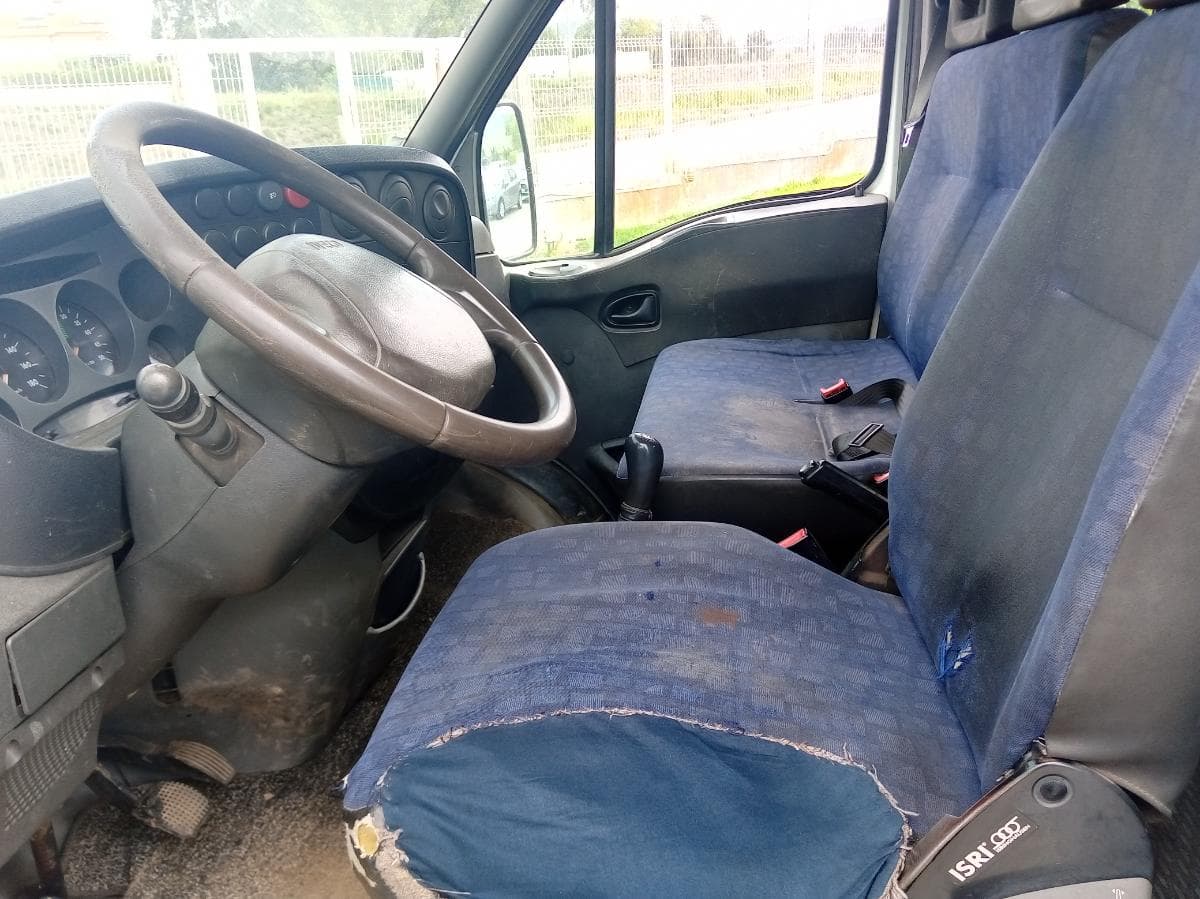 Iveco 35C12D · 7 Lugares · Ano 2005 — imagem 10