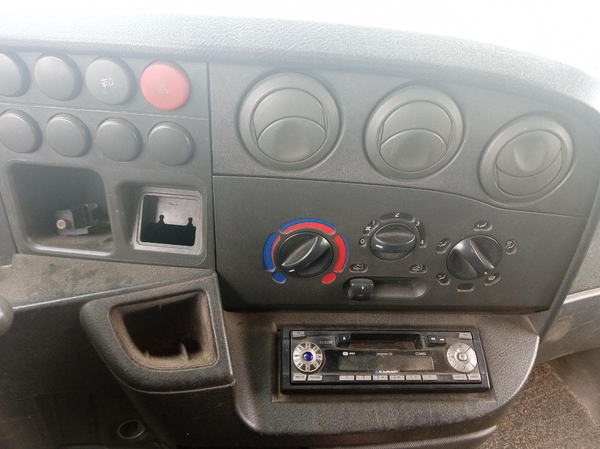 Iveco 35C12D · 7 Lugares · Ano 2005 — imagem 14