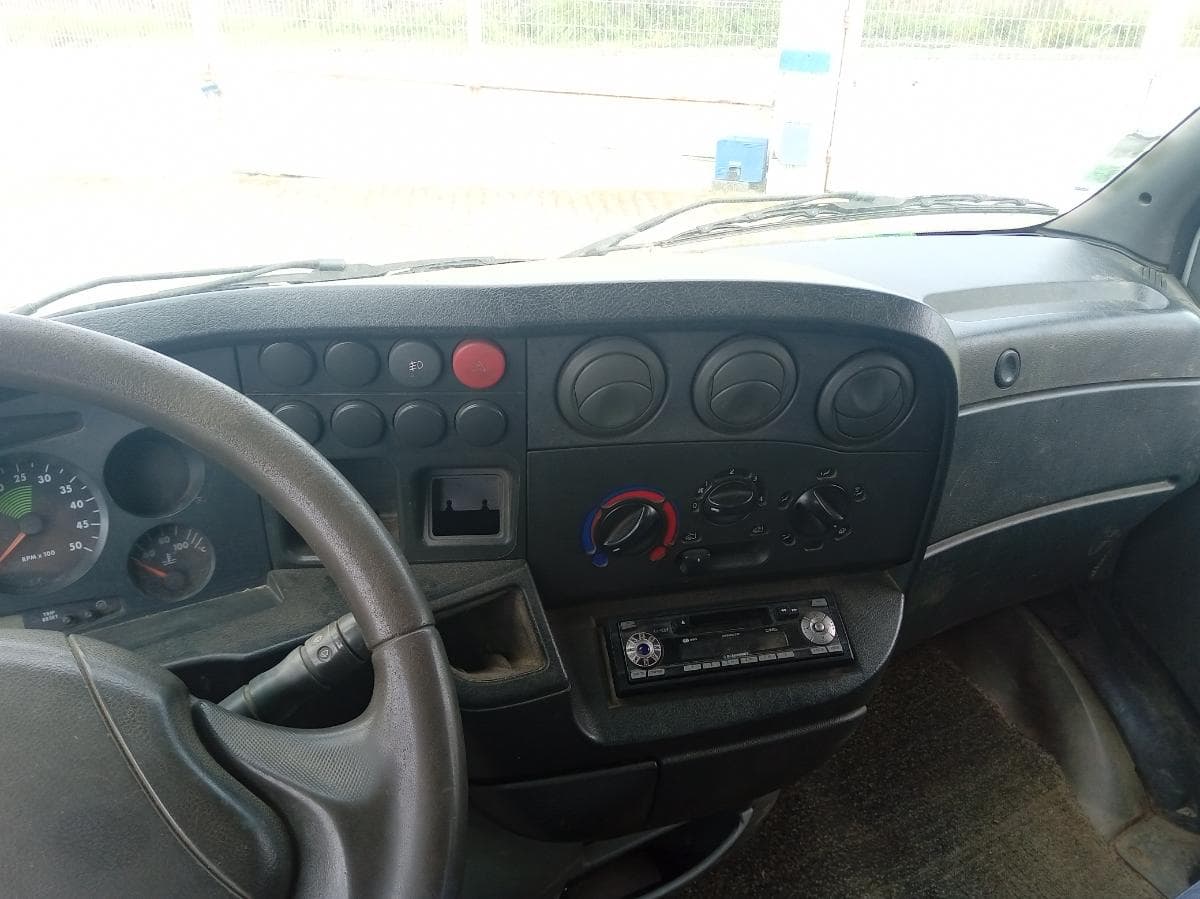 Iveco 35C12D · 7 Lugares · Ano 2005 — imagem 15