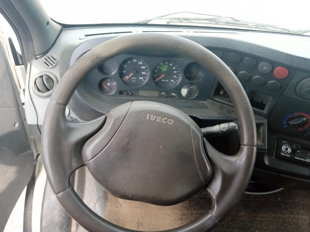 Iveco 35C12D · 7 Lugares · Ano 2005 — imagem 17