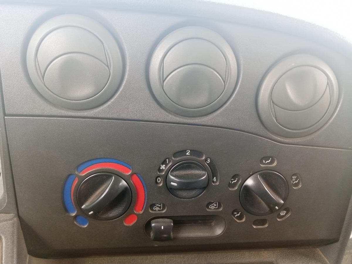 Iveco 35C12D · 7 Lugares · Ano 2005 — imagem 23