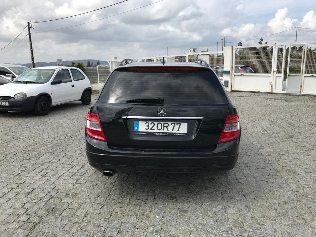 Mercedes-Benz C 220CDI · Ano 2008 — imagen 5