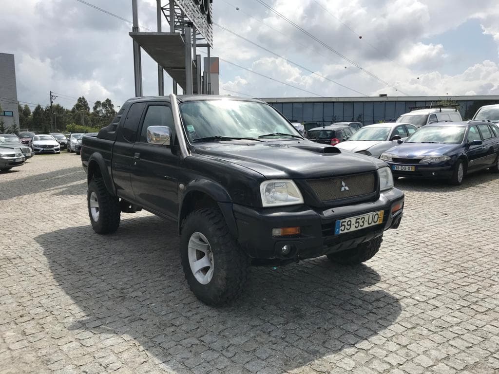 Mitsubishi L200 4x4 · Ano 2003 — image 1