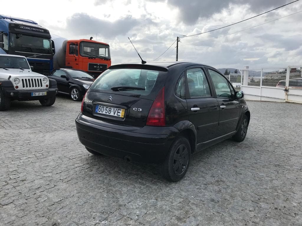 Citroën C3 1.4 HDI · Ano 2003 — imagem 4