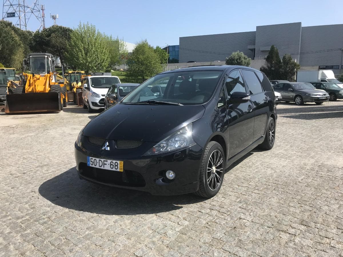 Mitsubishi Grandis 2.0 DI · 7 Lugares · Ano 2007 — imagem 3