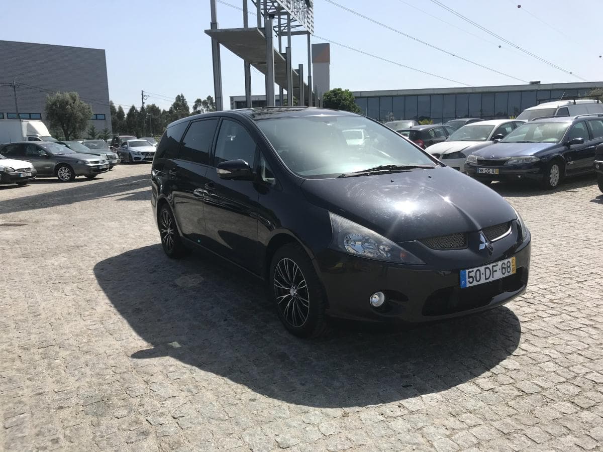 Mitsubishi Grandis 2.0 DI · 7 Lugares · Ano 2007 — imagem 1