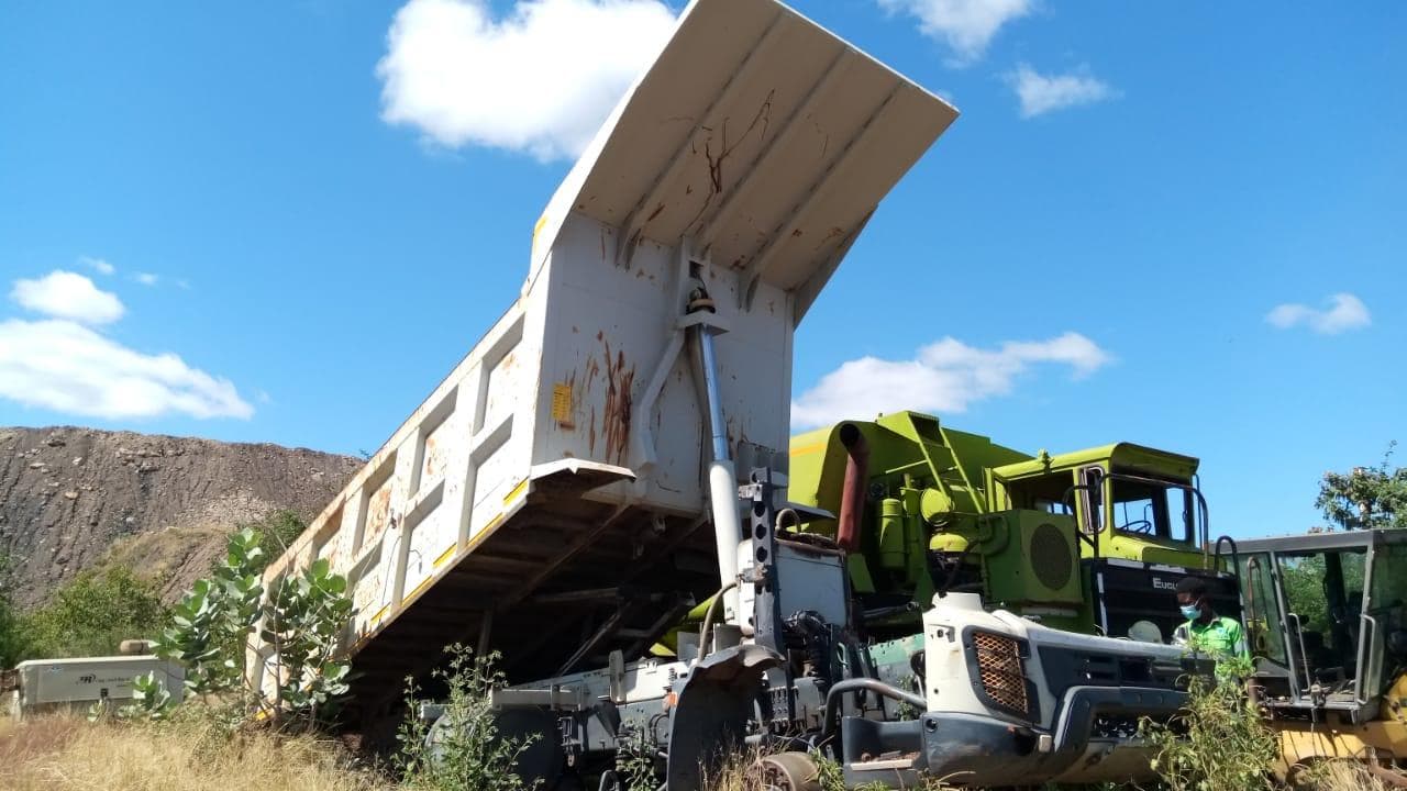 Dump Truck ·