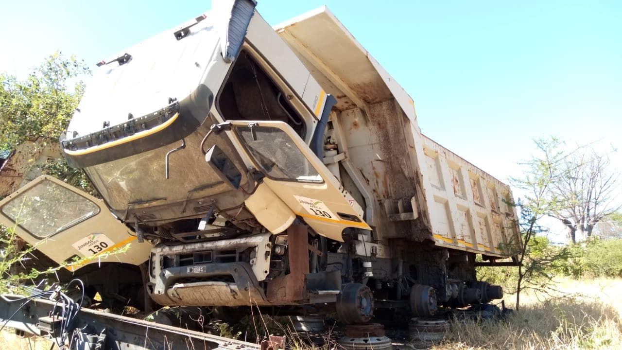 Camion benne ·