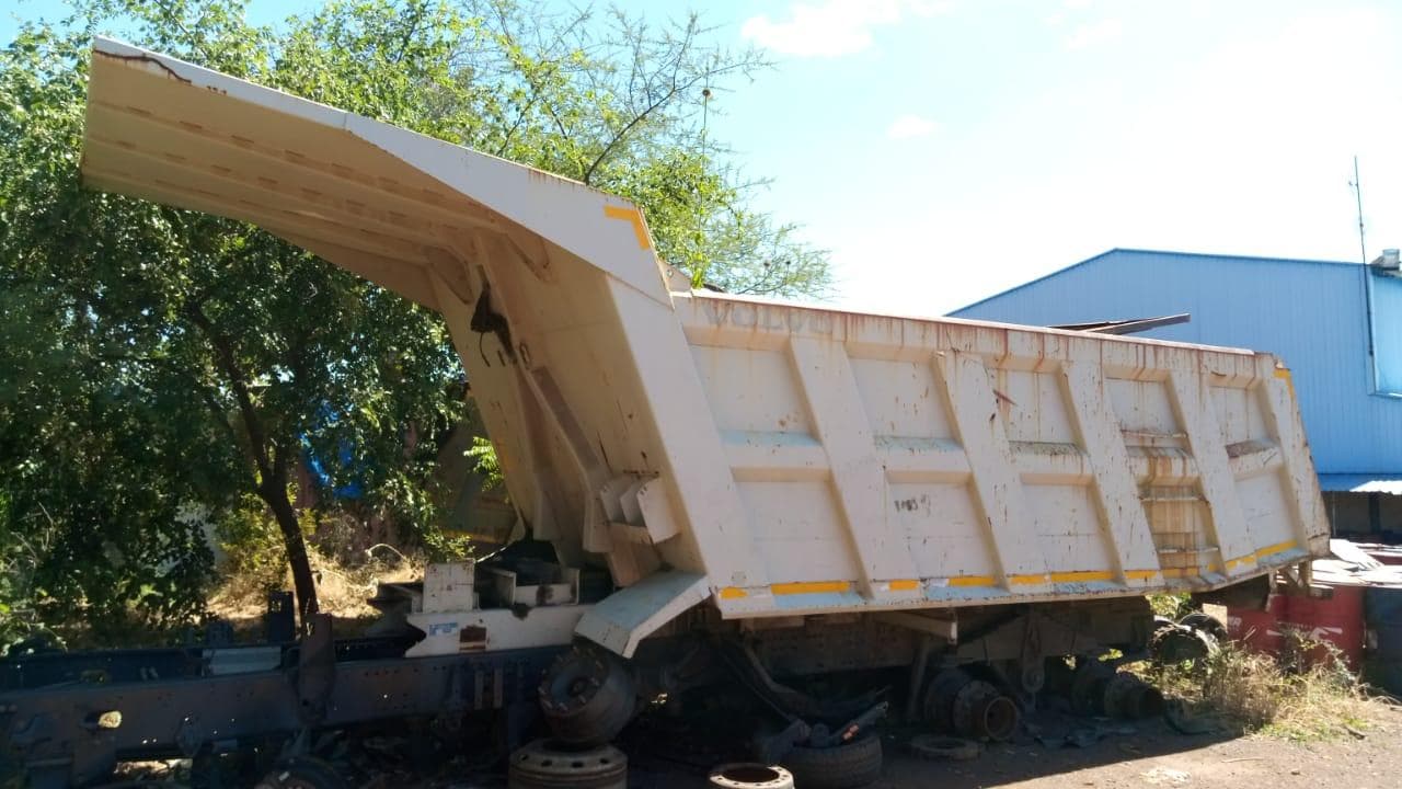 Dump Truck ·