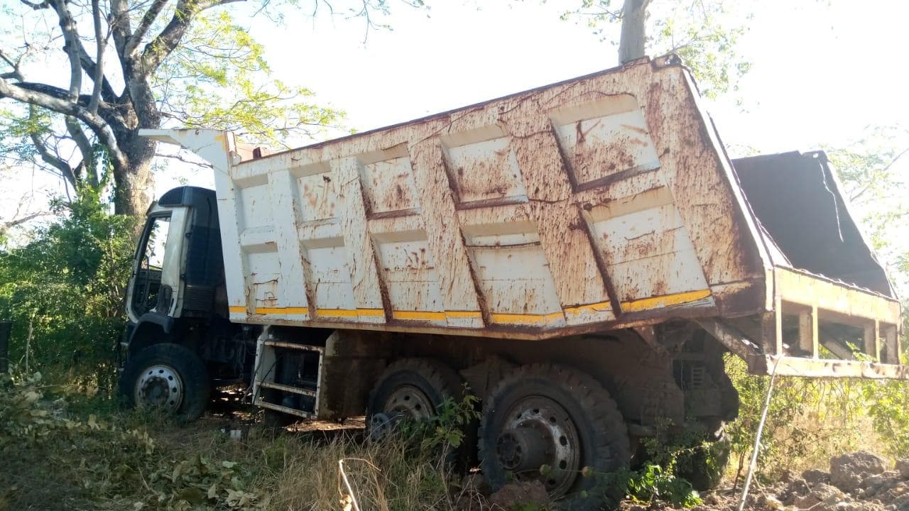 Dump Truck · — imagem 1