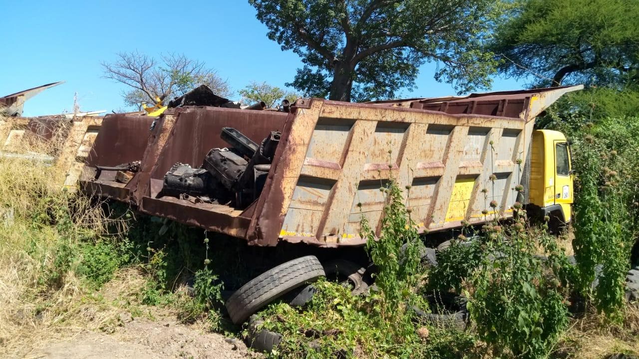 Camion benne ·