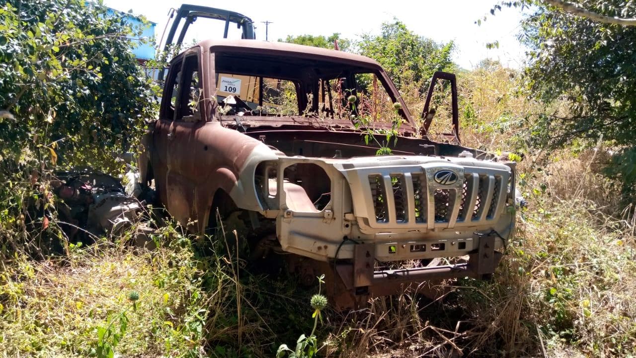 Cabine + Mahindra + Gambiarra + Cabine + Gambiarra + Mahindra · — image 2