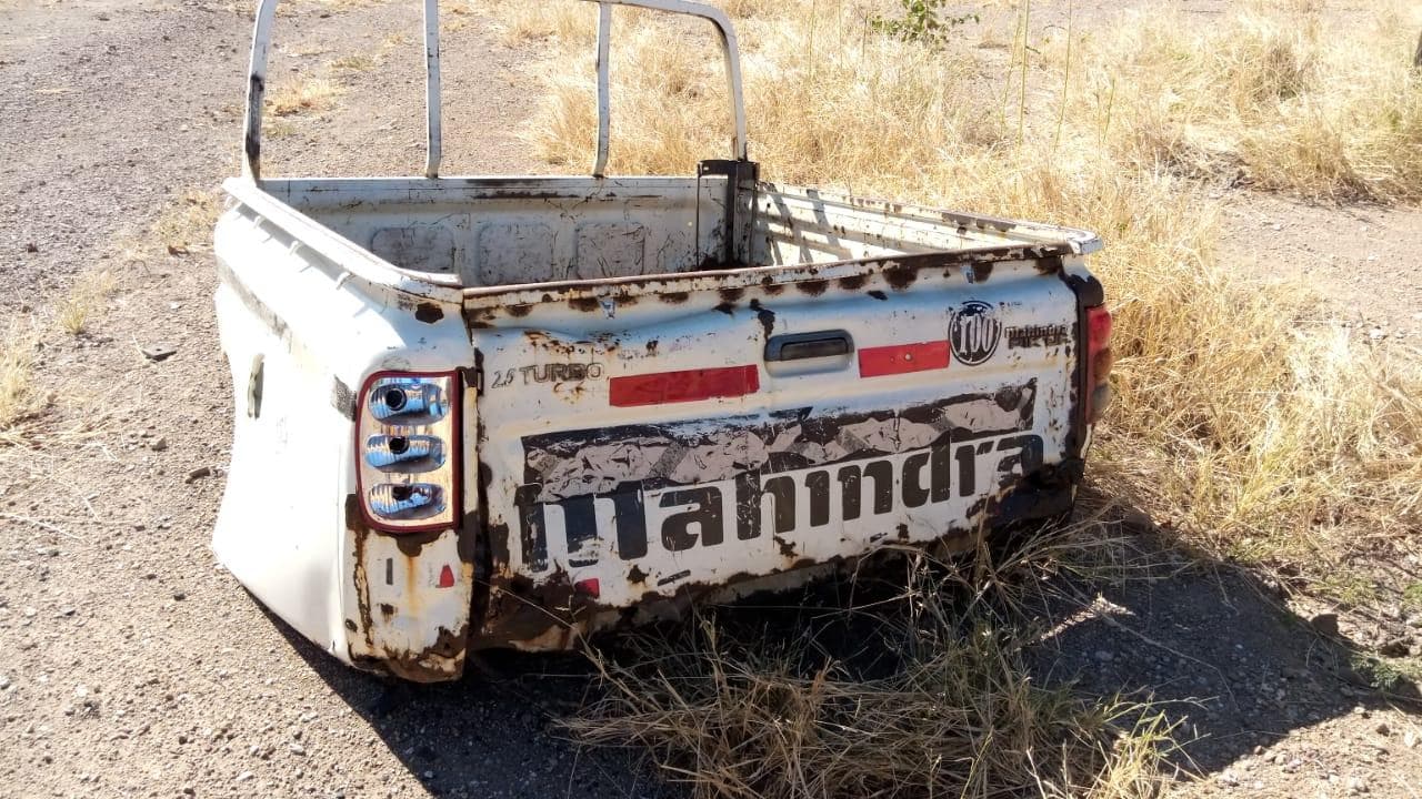 Cabine + Mahindra + Gambiarra + Cabine + Gambiarra + Mahindra · — image 8