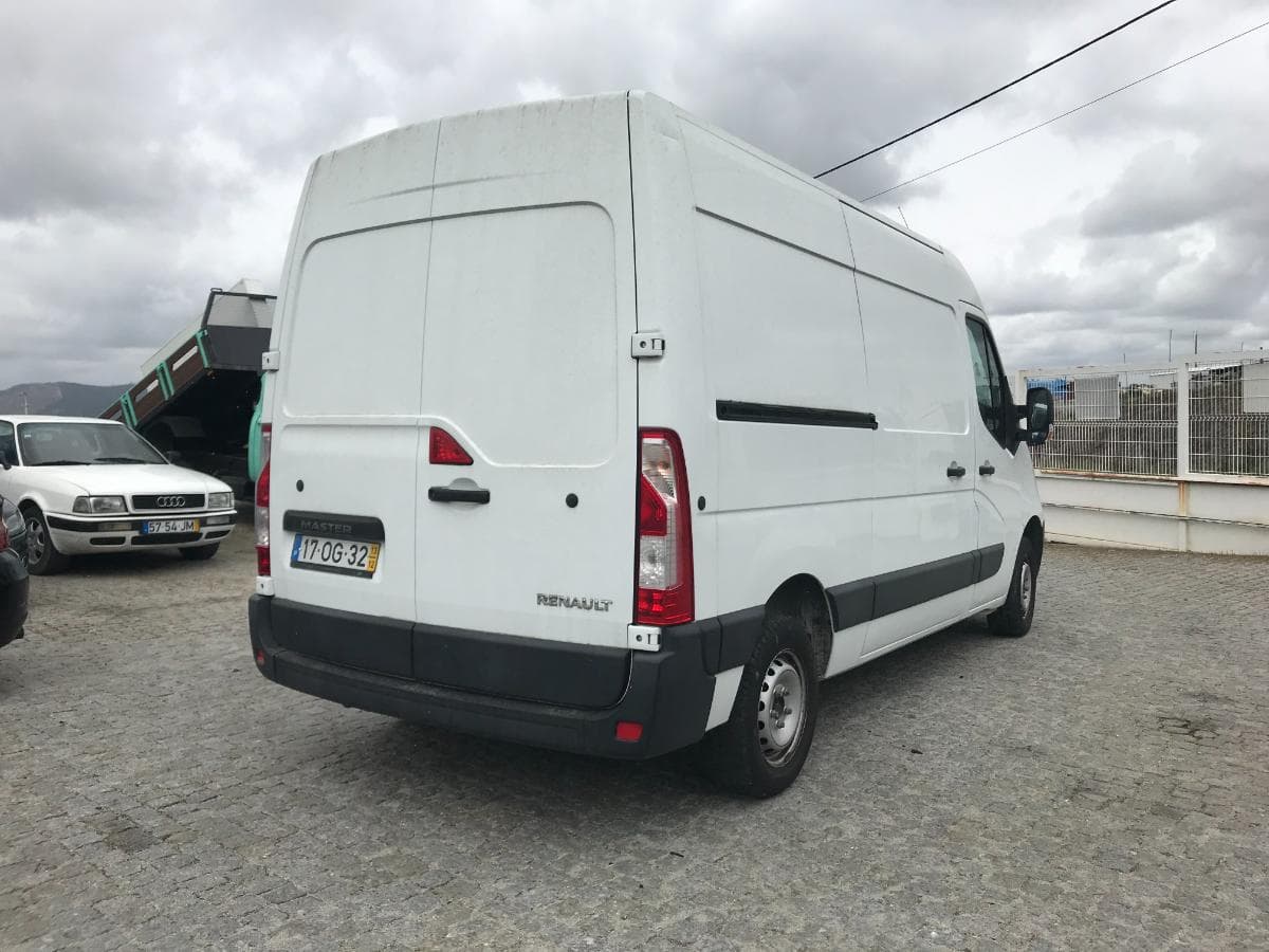 Renault Clio 1.5 DCI + Renault Master 2.3 DCI + Fiat Punto — image 11