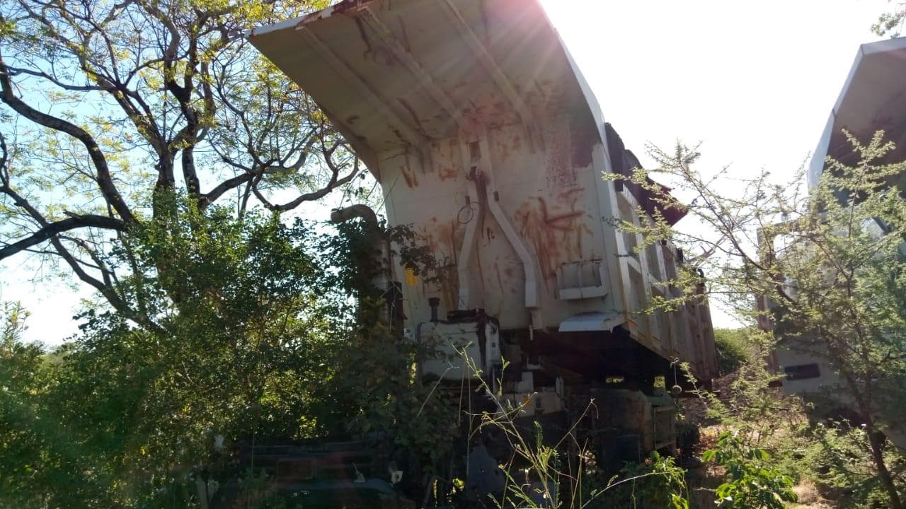 Camion-benne · — image 1