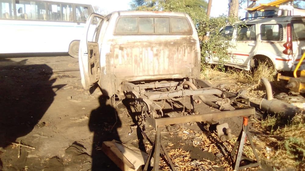 Toyota Hilux + Mahindra · — image 3