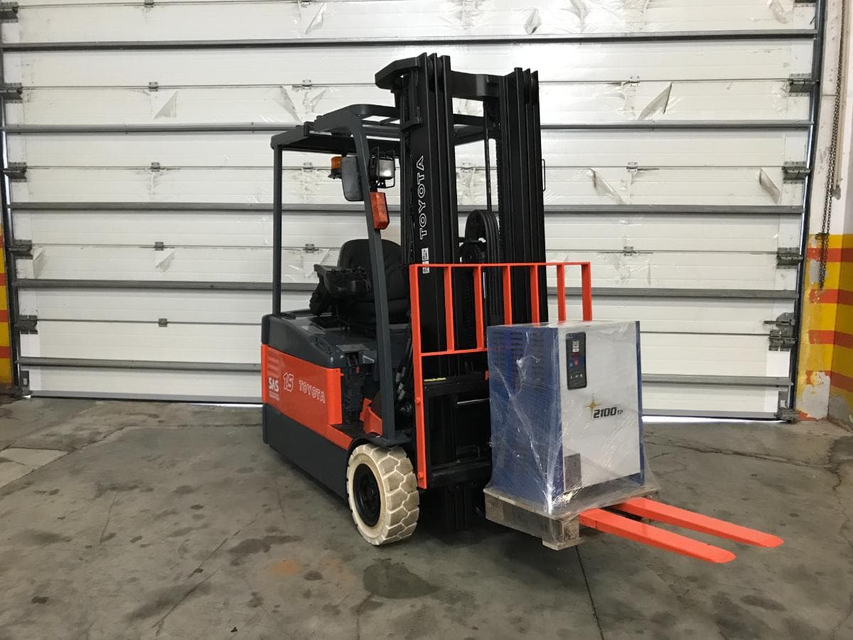 Empilhador Toyota · Elétrico · 1500kg — imagen 1