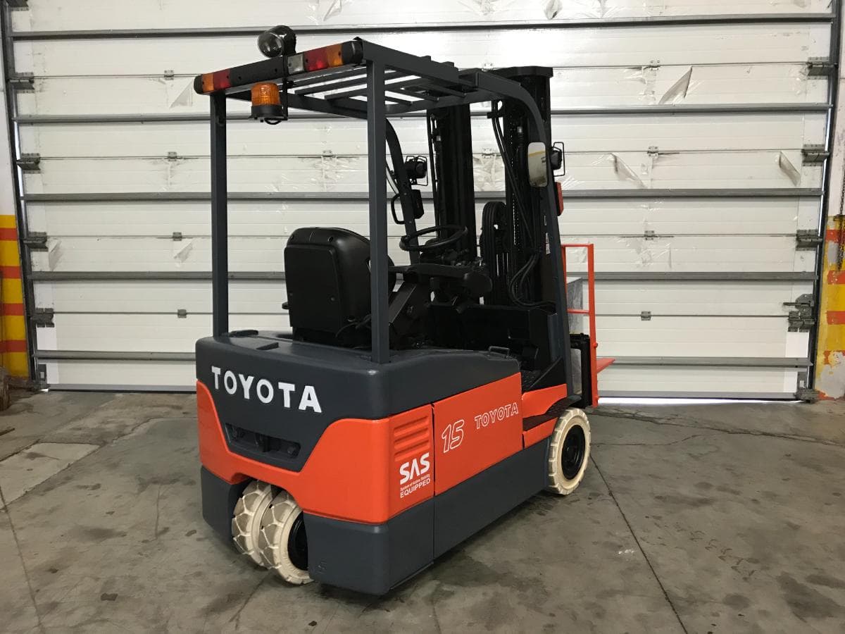 Empilhador Toyota · Elétrico · 1500kg — imagen 3