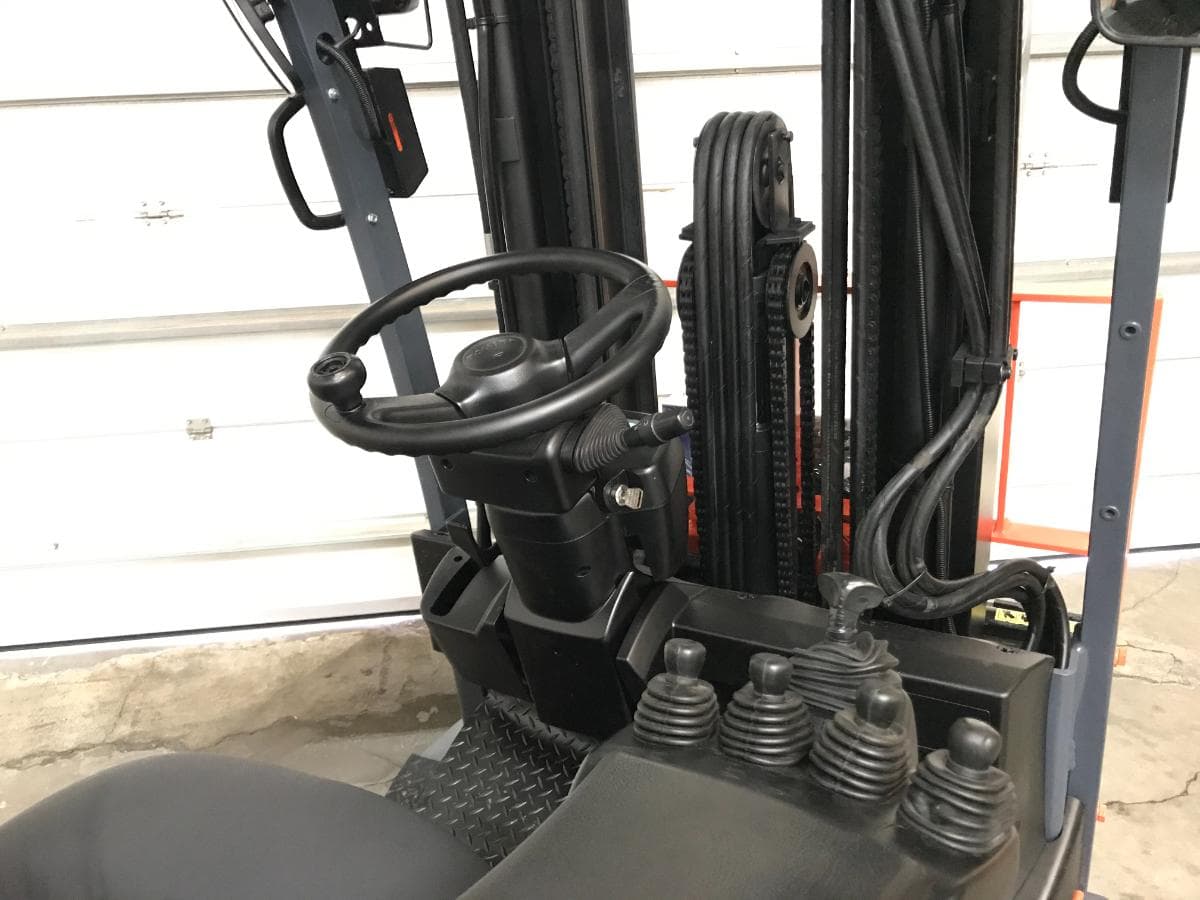 Empilhador Toyota · Elétrico · 1500kg — imagen 6