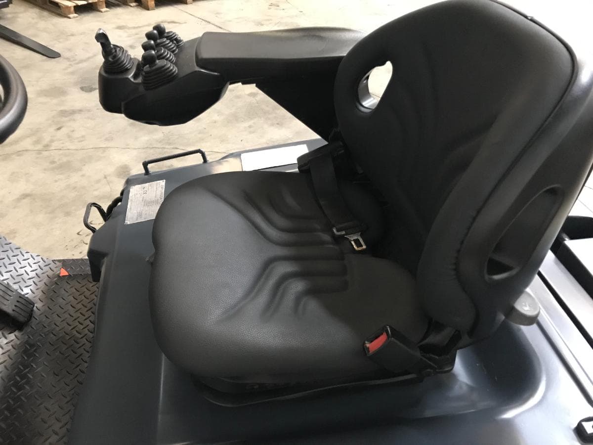 Empilhador Toyota · Elétrico · 1500kg — imagen 8