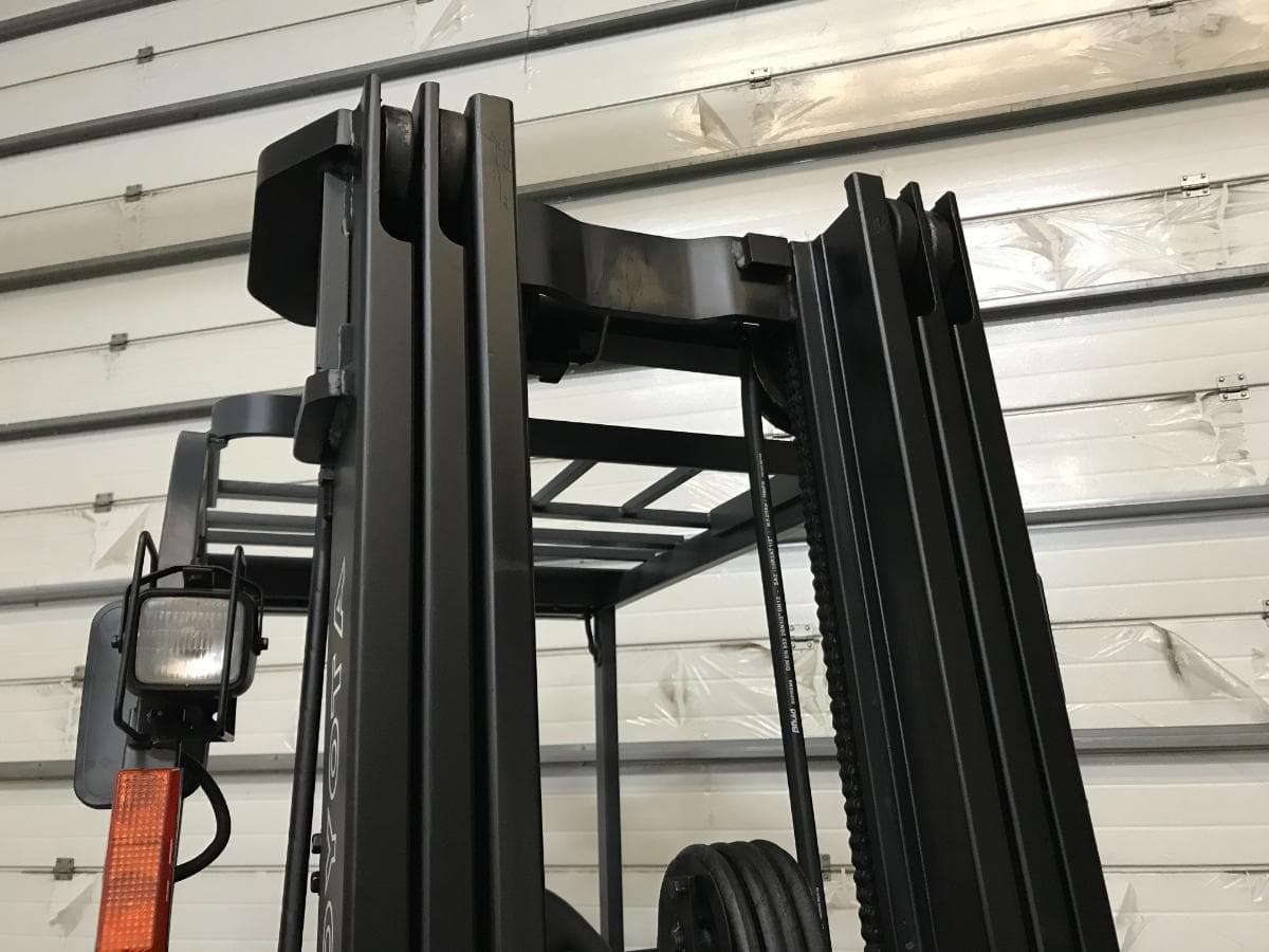 Empilhador Toyota · Elétrico · 1500kg — imagen 11