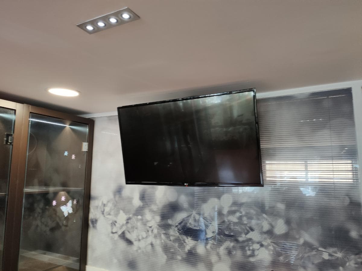 Televisões + Aparelhagens + Sistema de Som — image 1